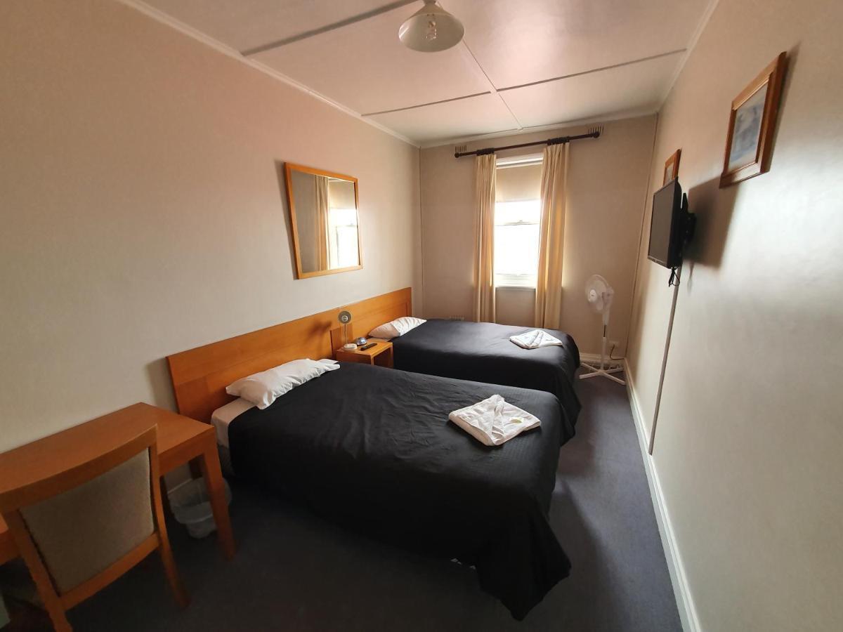 The Victoria Hotel Port MacDonnell Eksteriør billede